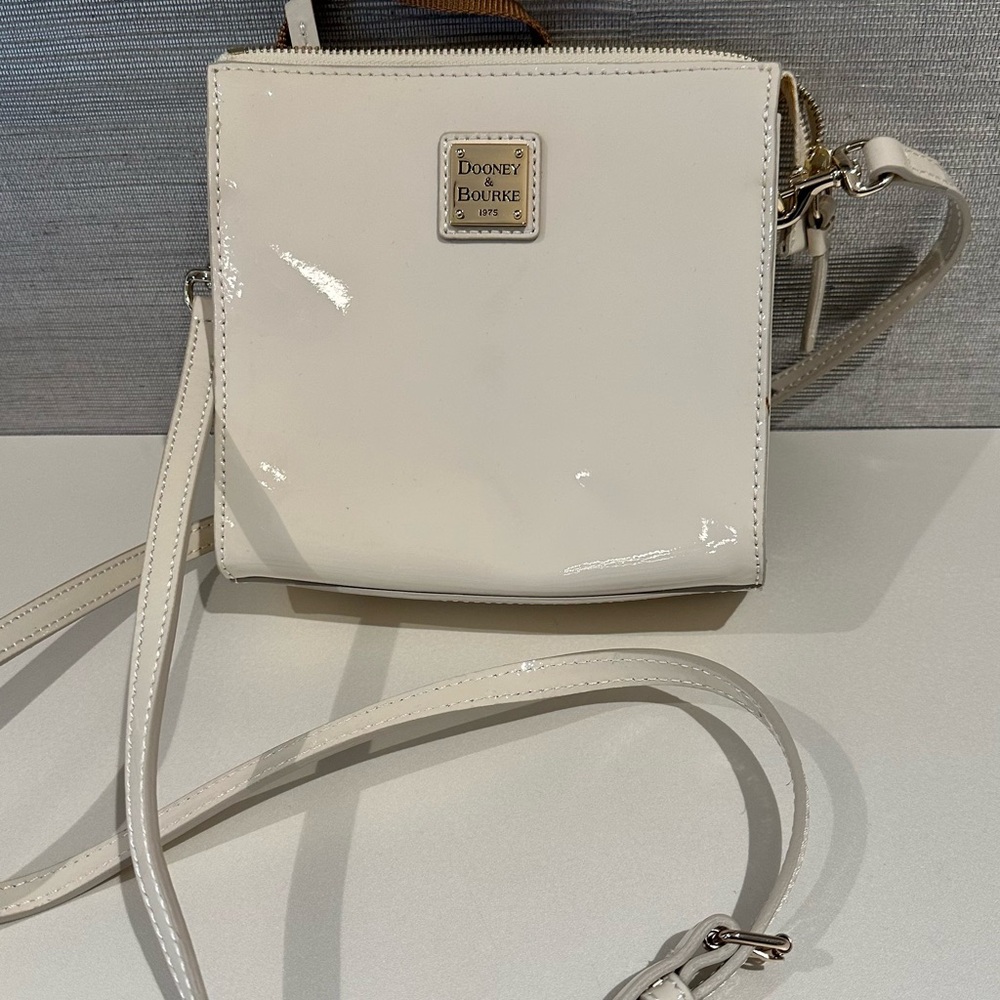 Dooney & Bourke Glossy creamy off-White Crossbody Bag